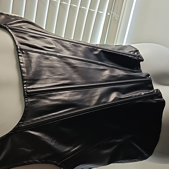 Torrid Faux Leather Corset Bustier Zip-Up Top - Picture 6 of 9